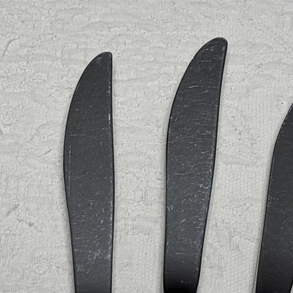 1847 Rogers Bros GARLAND International Silver Plate 4 Dinner/ Butter Knives